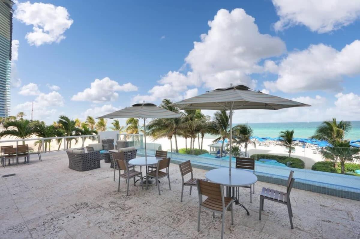 Beachfront Resort Pool Ocean View Balcony Miami Beach Exterior photo