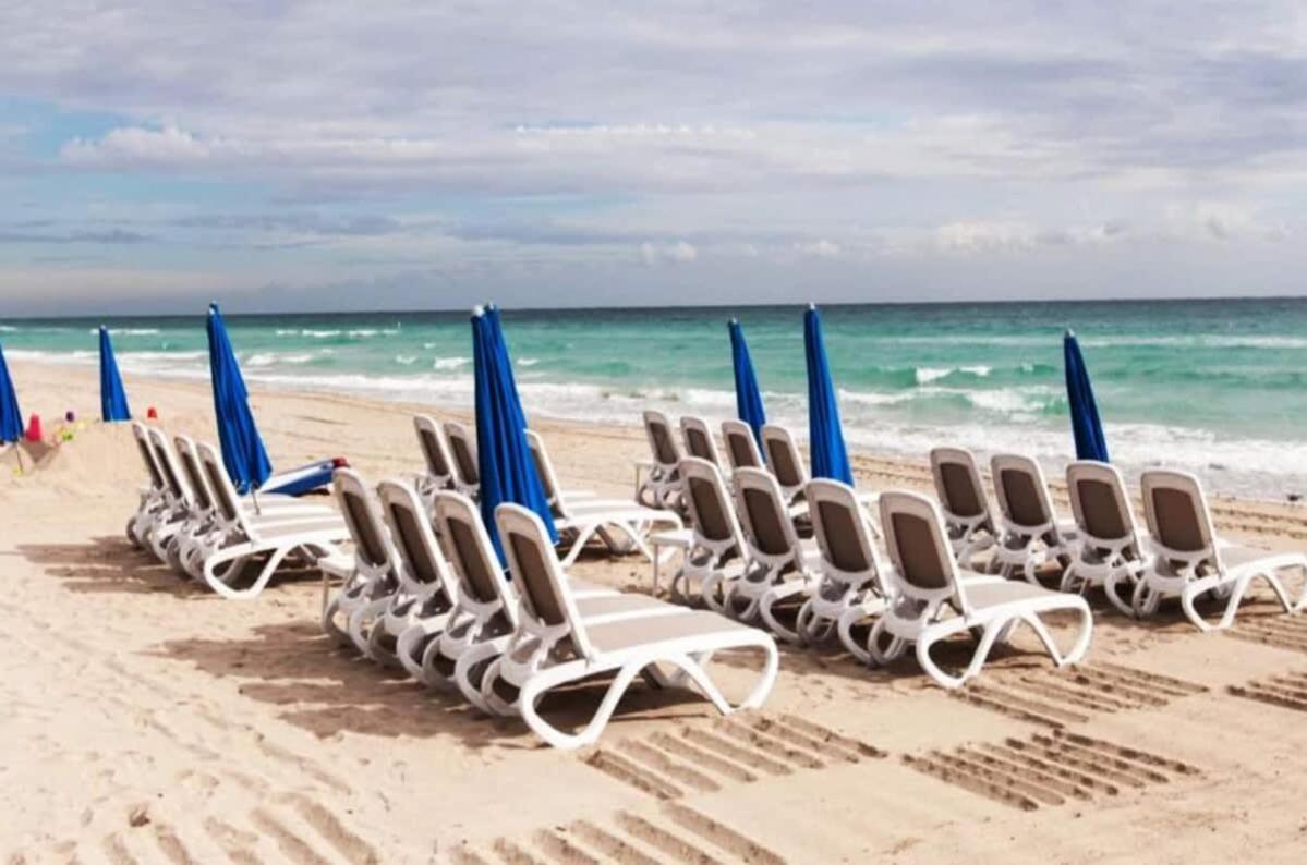 Beachfront Resort Pool Ocean View Balcony Miami Beach Exterior photo