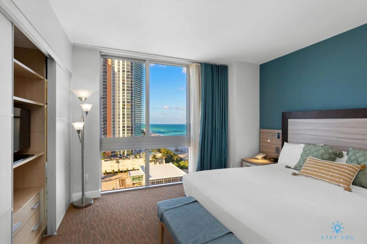 Beachfront Resort Pool Ocean View Balcony Miami Beach Exterior photo