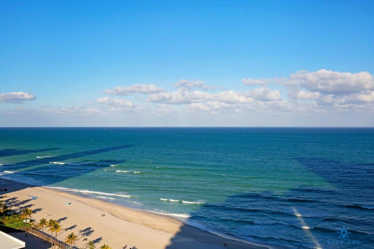 Beachfront Resort Pool Ocean View Balcony Miami Beach Exterior photo