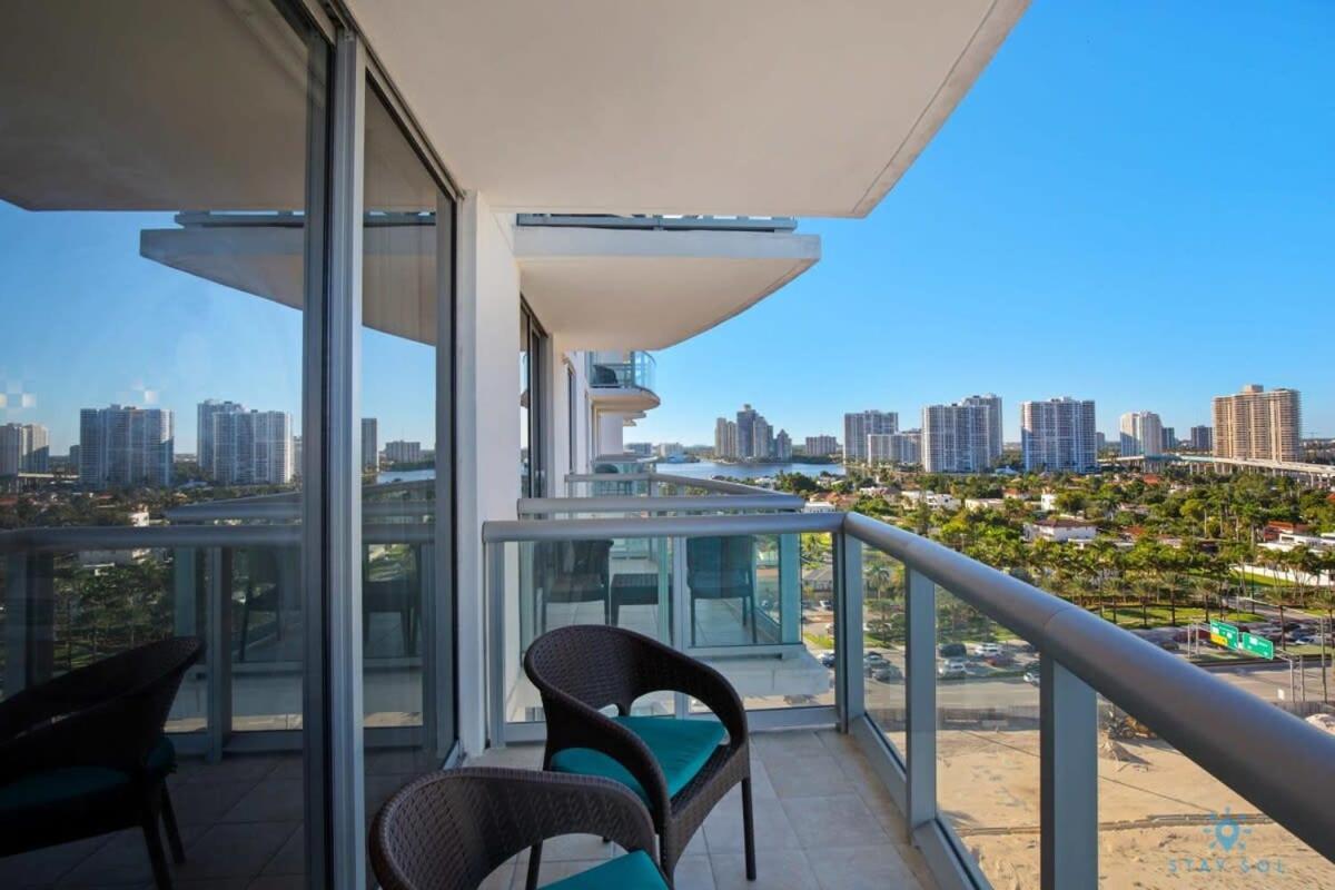 Beachfront Resort Pool Ocean View Balcony Miami Beach Exterior photo